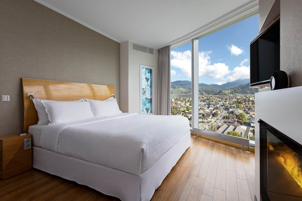 Suite, 1 Bedroom, Mountain View photo 2