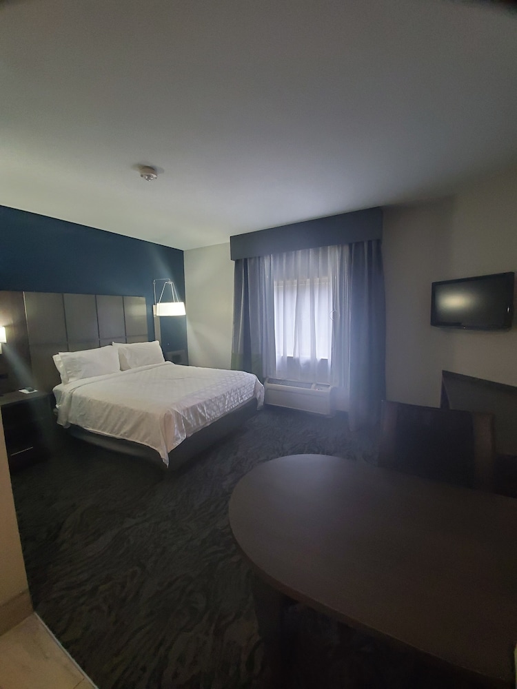 Suite, 1 Bedroom, Accessible Bathtub (Communications, Mobility) - Photo 1
