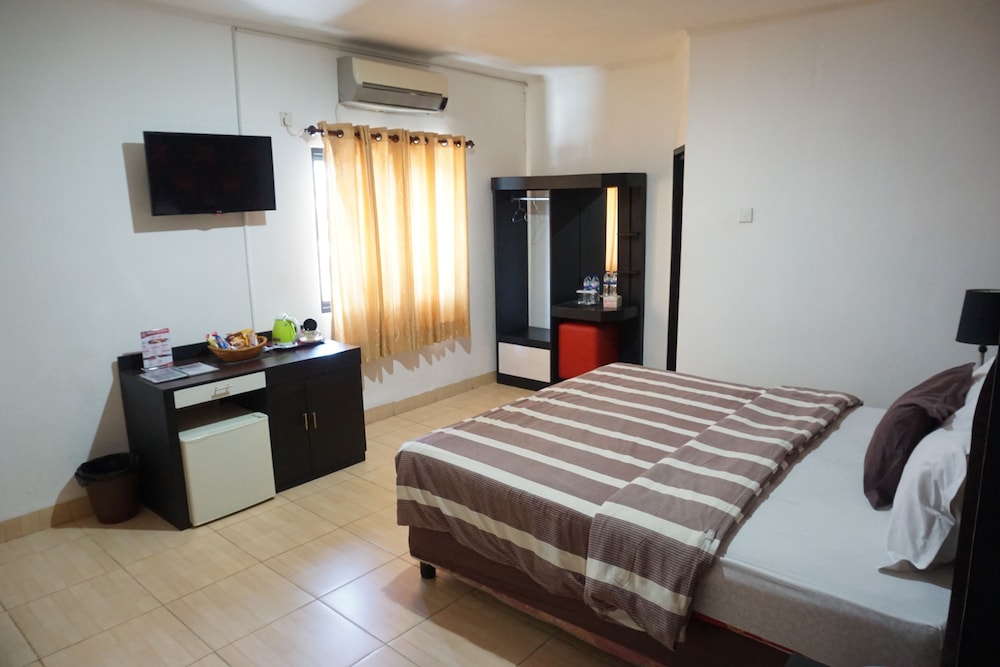 Junior Suite, 1 Queen Bed, Non Smoking photo 2