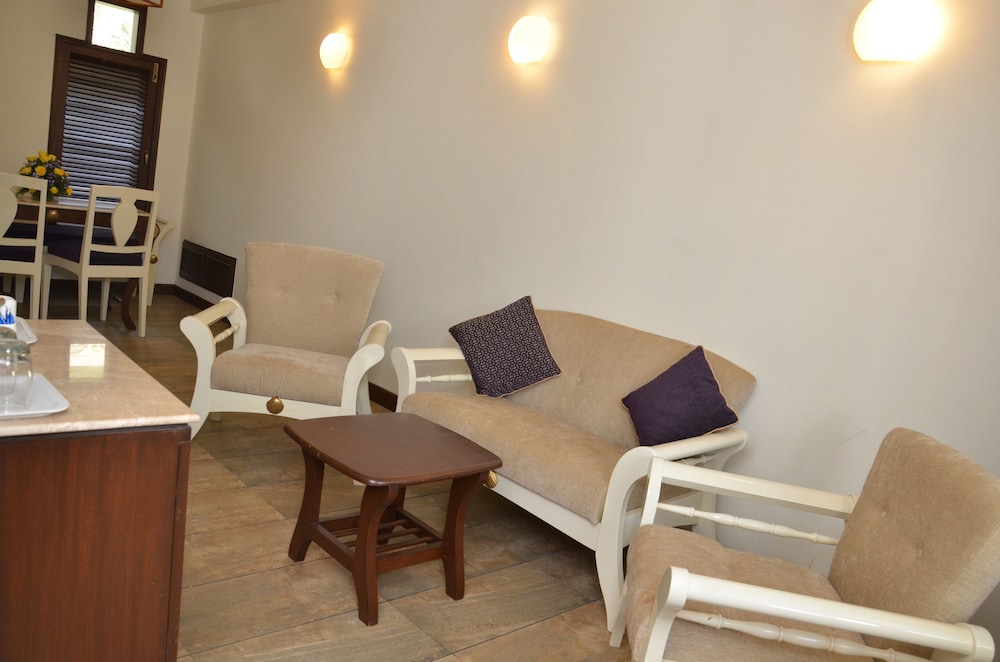Suite - Photo 7