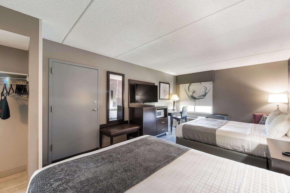 Standard Room, 2 Queen Beds, Non Smoking - Photo 3