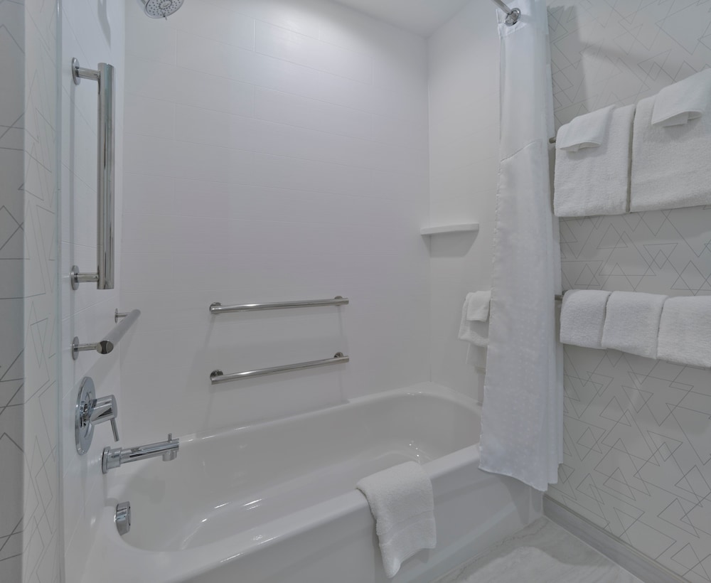 Suite, Multiple Beds - Photo 5