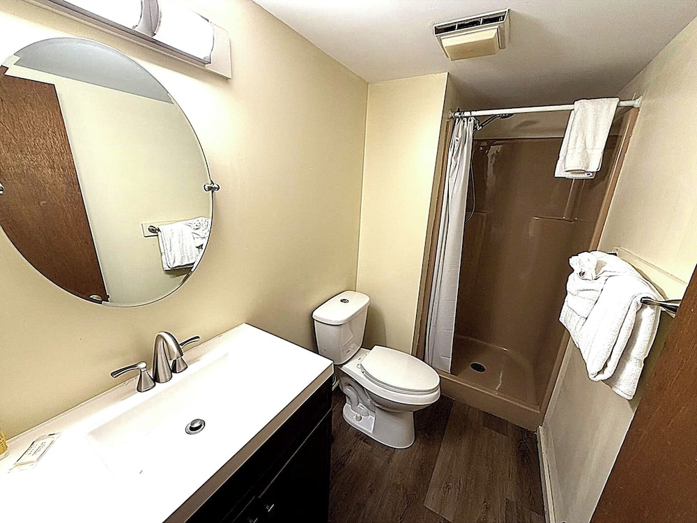 Comfort Chalet, 3 Bedrooms (Pedestal Unit) photo 2