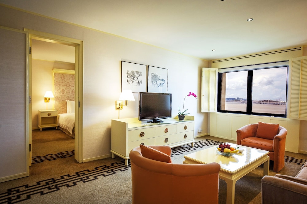 Superior Suite (With Breakfast)
