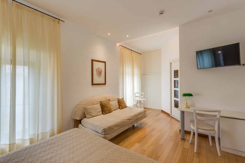 Standard Triple Room - Photo 4