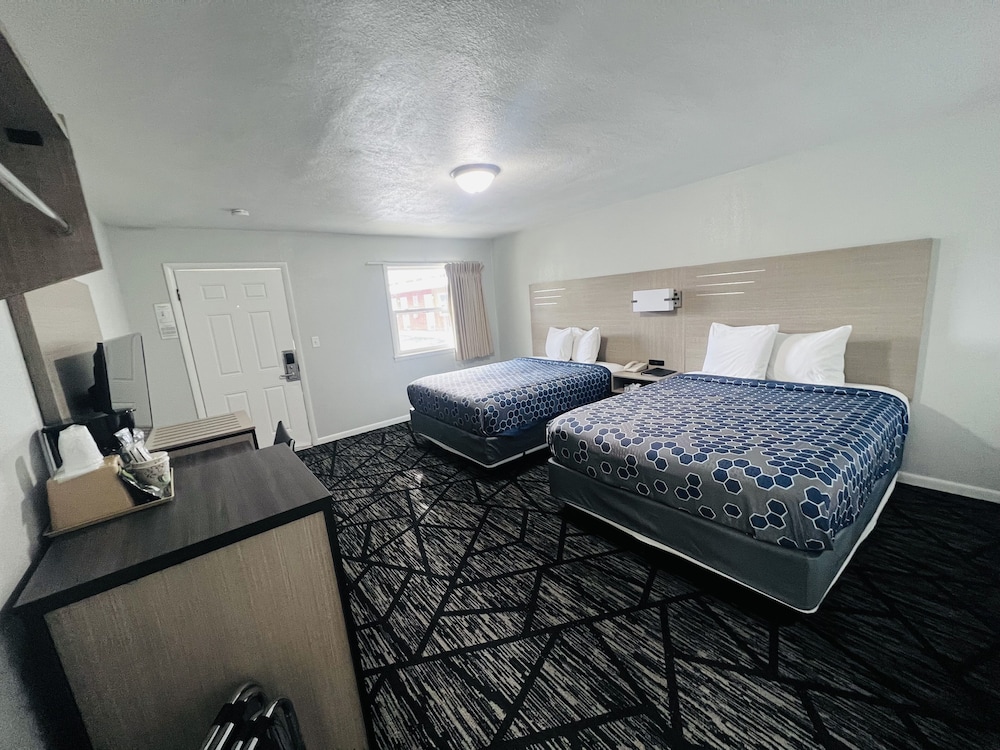 Standard Room, 2 Queen Beds - Photo 4
