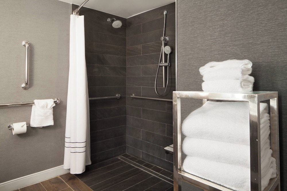 Room, 2 Double Beds (Mobility Accessible, Roll-In Shower) - Photo 4