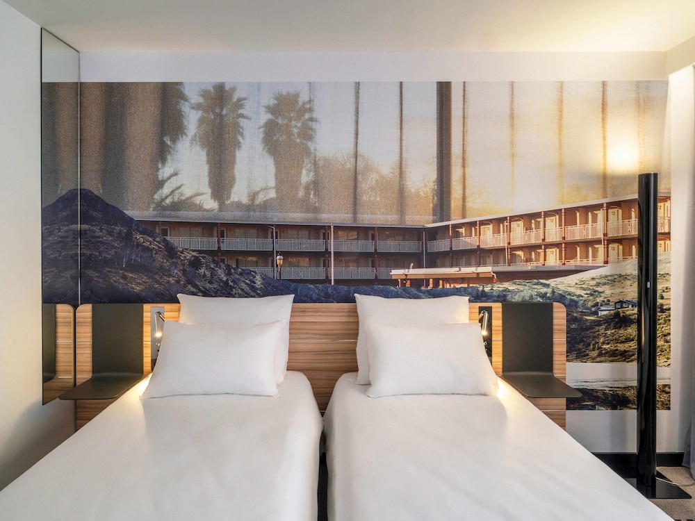 Classic Twin Room, 2 Twin Beds - Photo 6