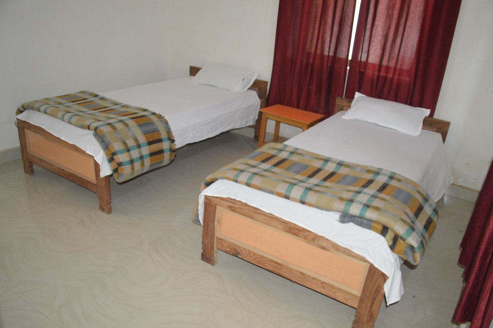 Basic Double or Twin Room, 2 Twin Beds, Non Smoking photo 3