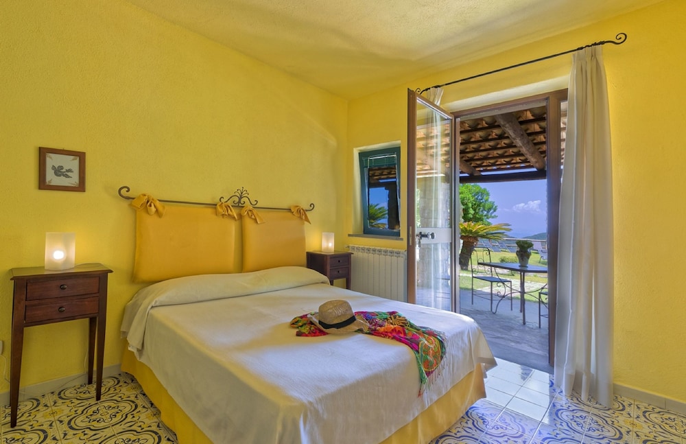 Standard Double Room, Garden View