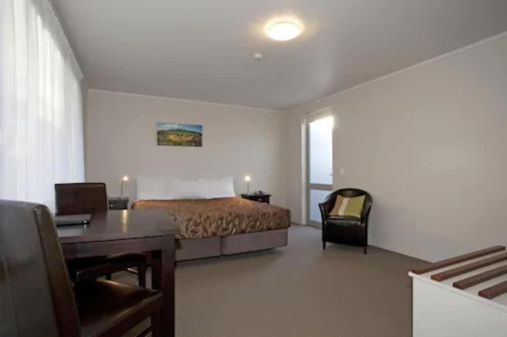 Standard Studio, Non Smoking, Kitchenette (Studio Cedar Hot Tub)