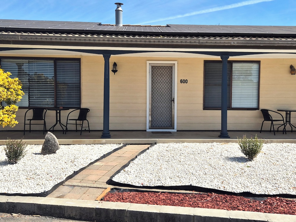 Standard 3 Bedroom House - Not Pet Friendly photo 1