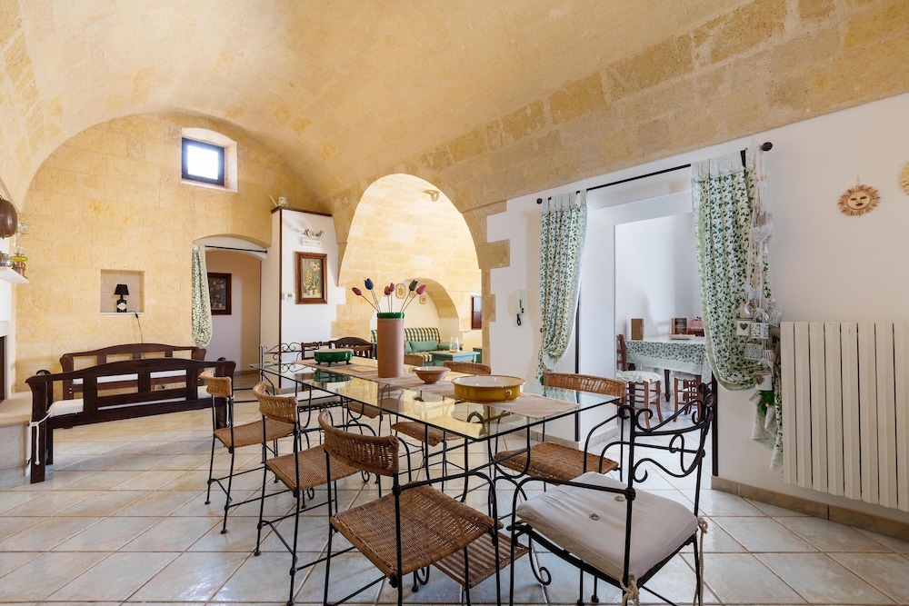 Villa photo 3