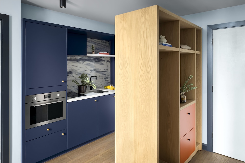 2 Bedroom Suite - Photo 9