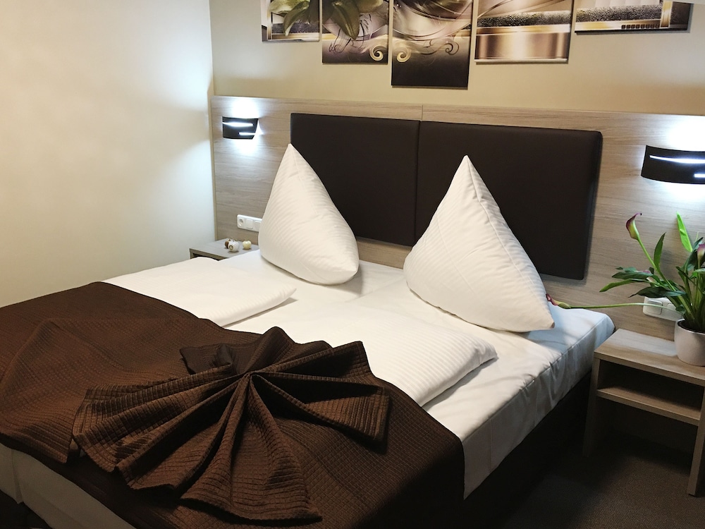 Double Room - Photo 3