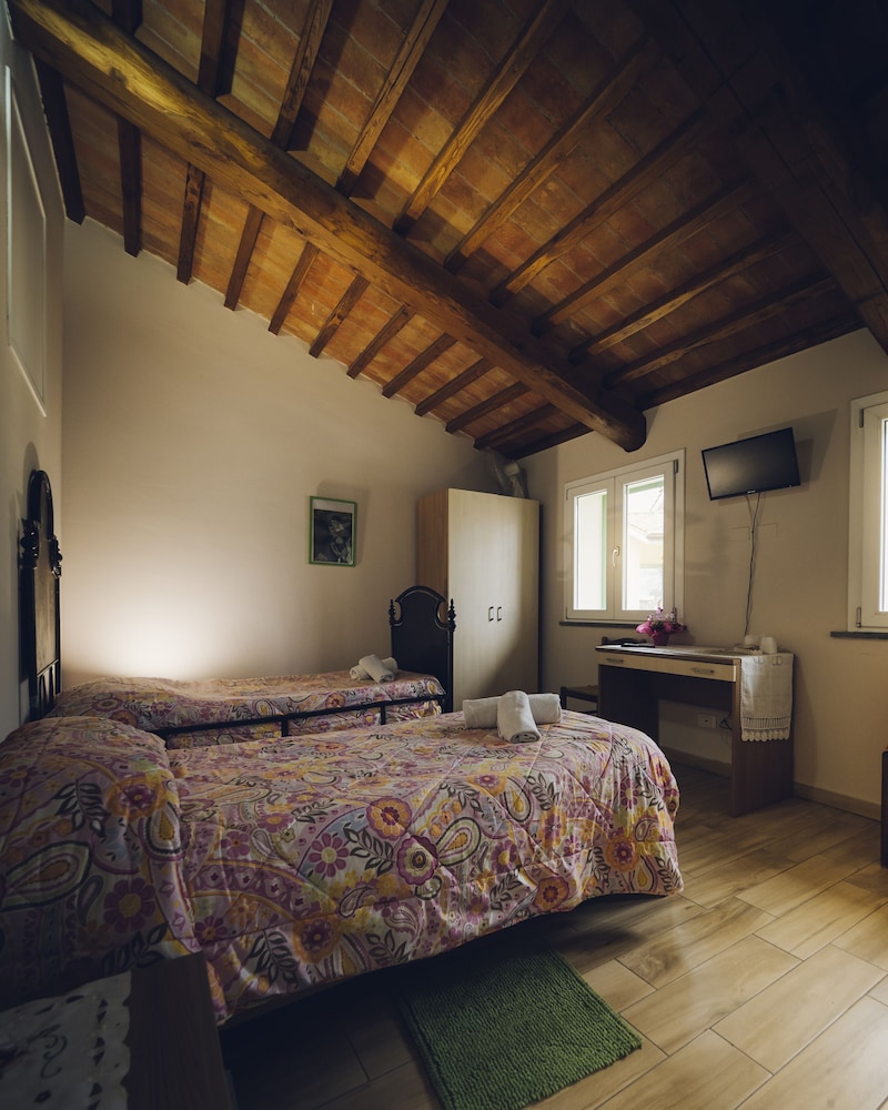 Traditional Townhome, Multiple Bedrooms