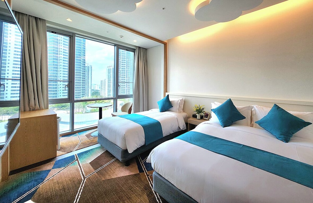 Family Twin Room - Photo 3
