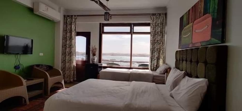 Deluxe Double or Twin Room - Photo 4