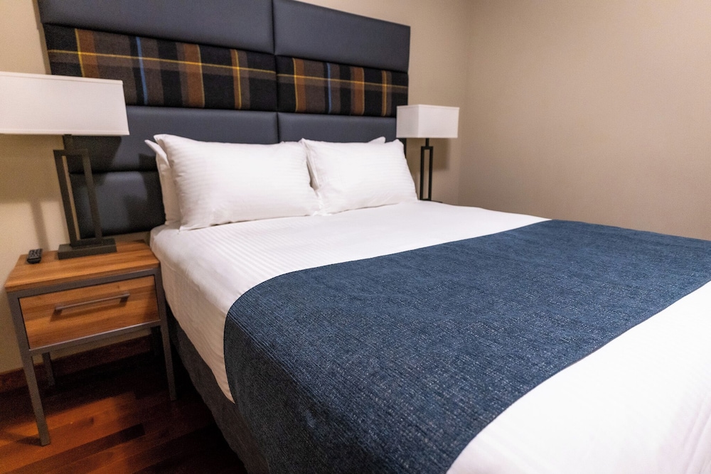 Two Bedroom Flex Suite - Photo 12
