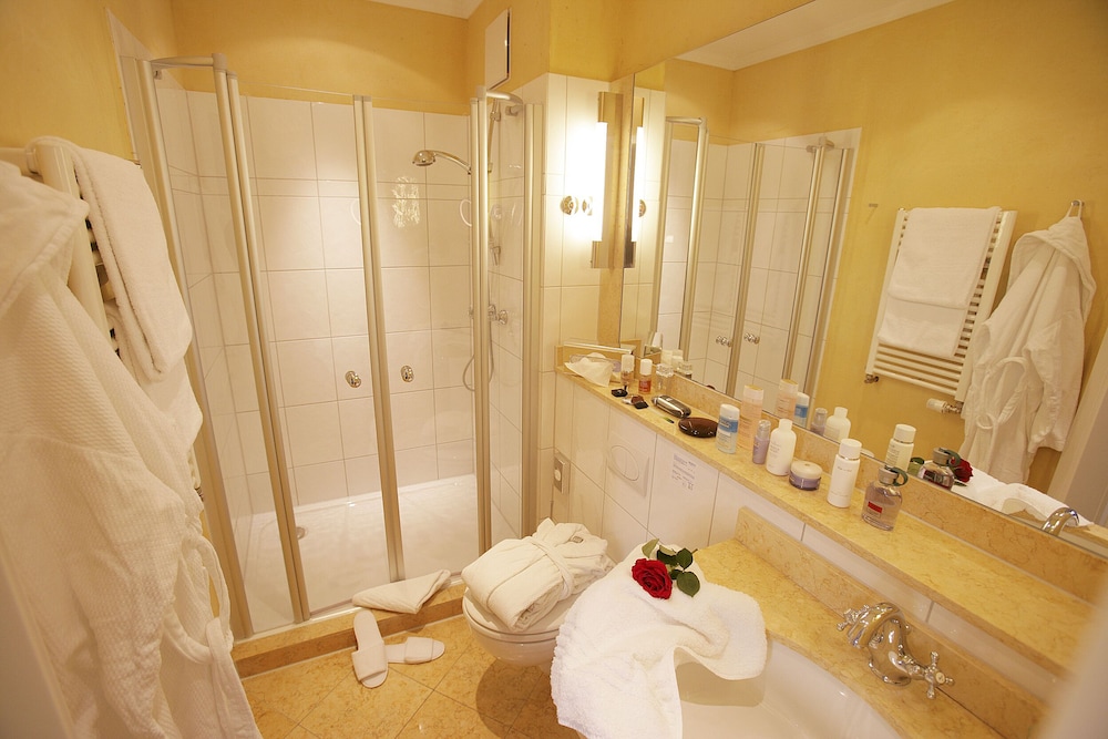 Double Room (South Side) thumbnail 6