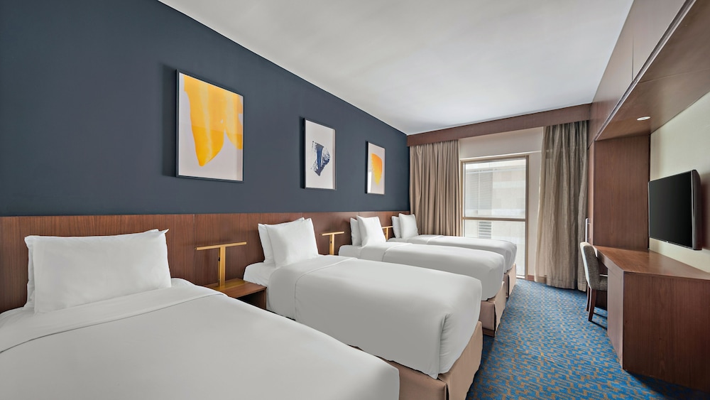 Deluxe Room, Multiple Beds, Smoking - Photo 1