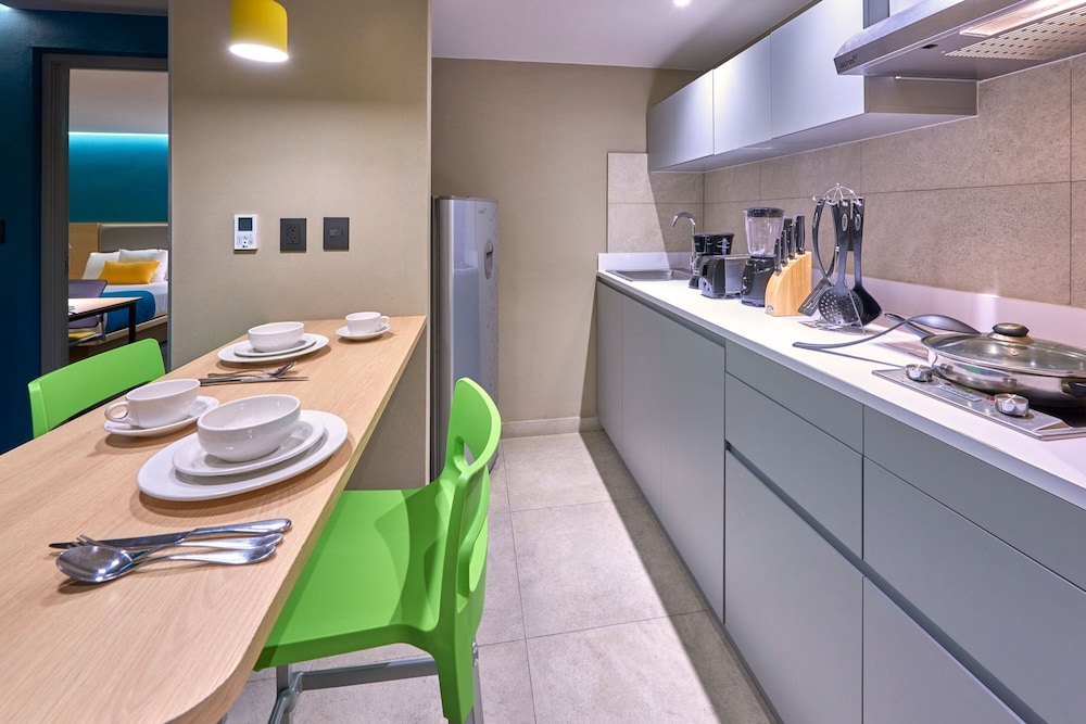 Suite, 2 Double Beds, Non Smoking - Photo 7