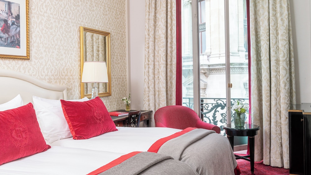 Premium Room, 2 Twin Beds, Balcony (Opera View)