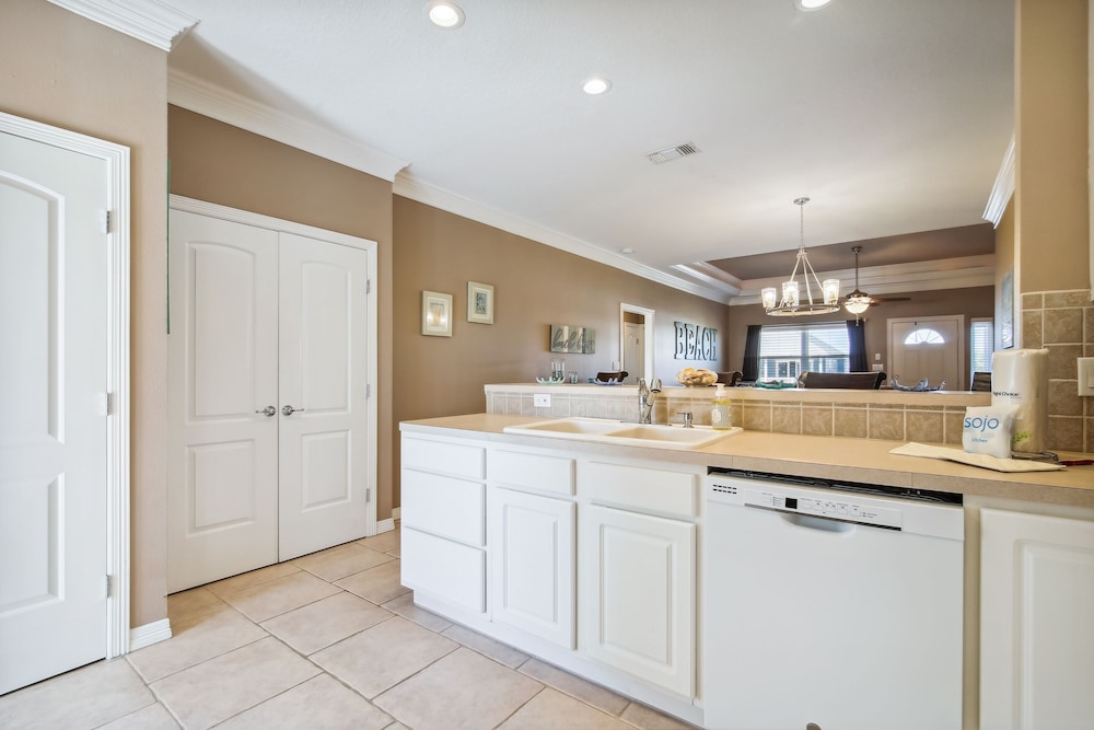 House, Multiple Beds, Kitchen, Beach View photo 2