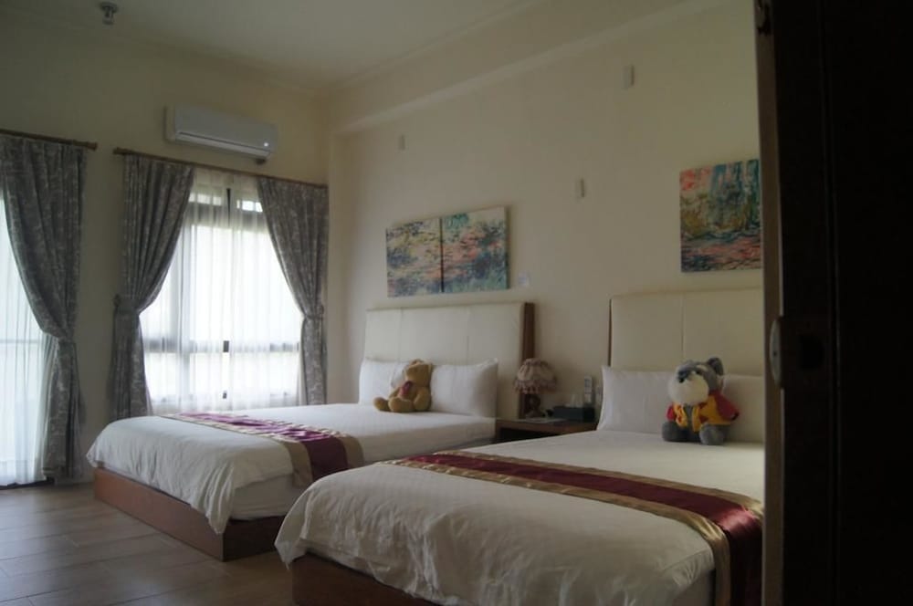 Family Quadruple Room, Lake View photo 1
