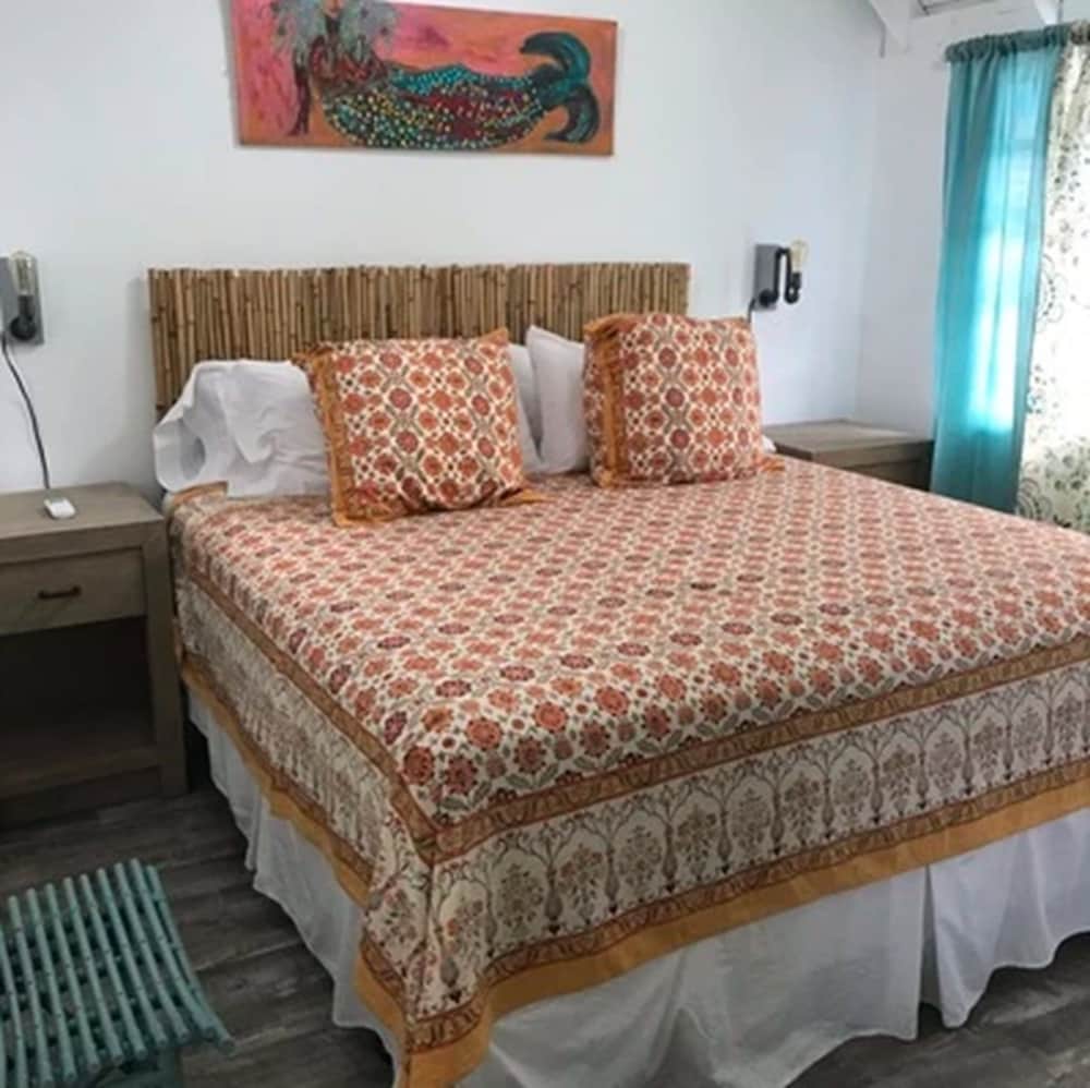 Deluxe Room, 1 King Bed, Sea View