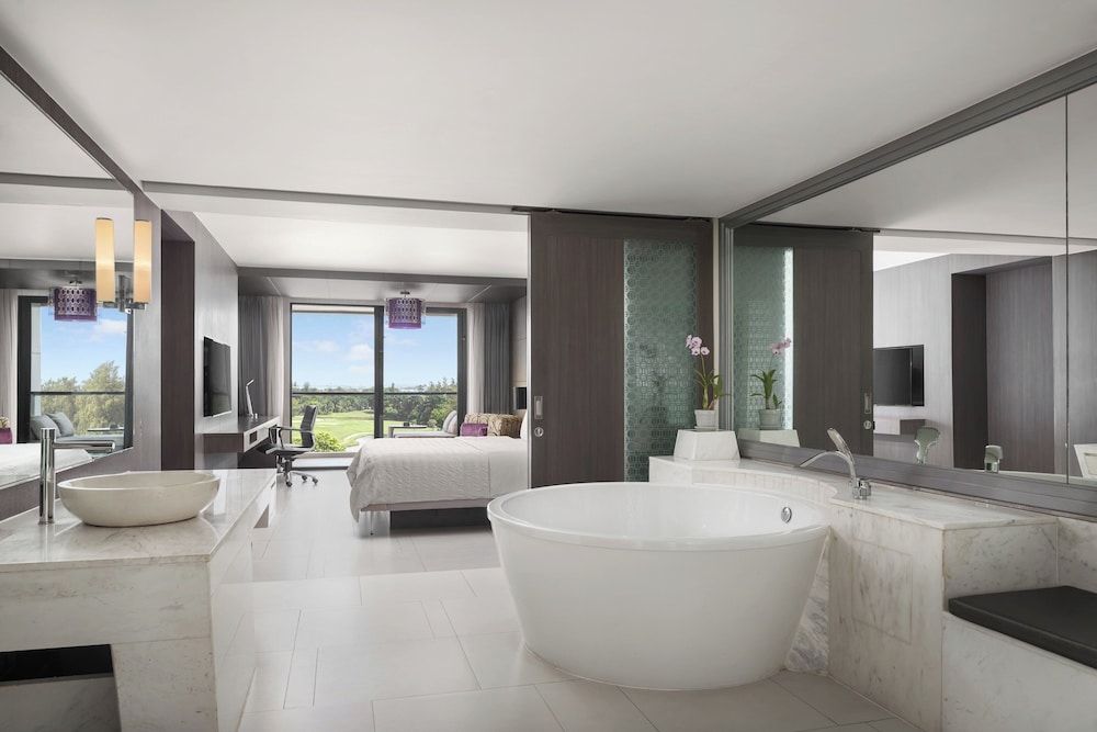 Grand Suite, 1 Bedroom, Golf View (Balcony)