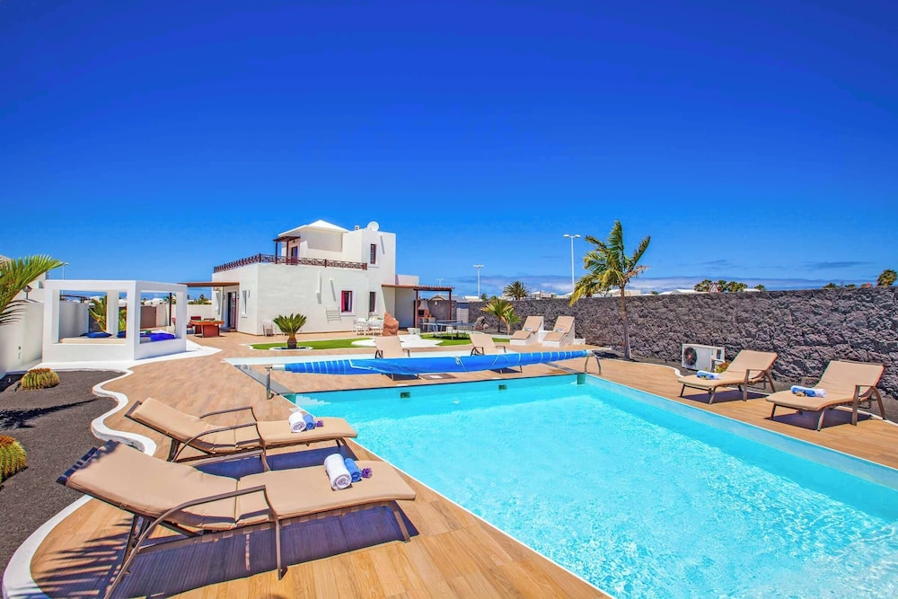 Villa (4 Habitaciones)