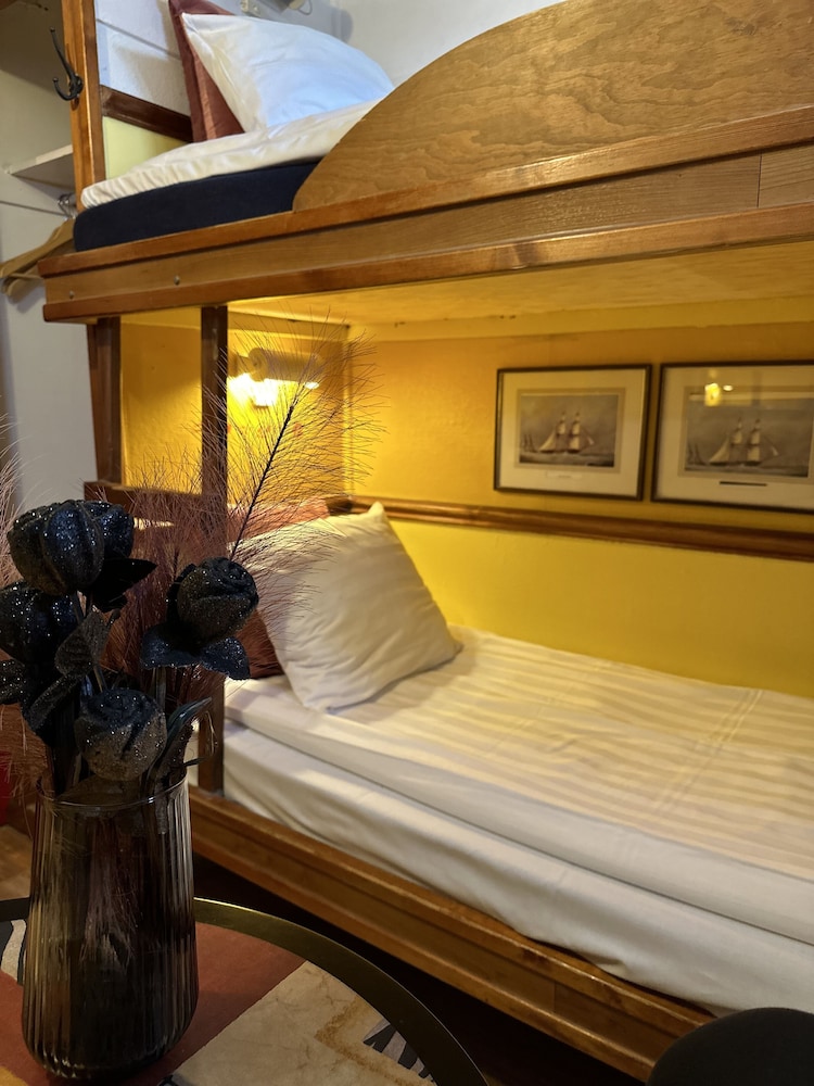 Economy Double Room, Shared Bathroom (Cabin on Boat)