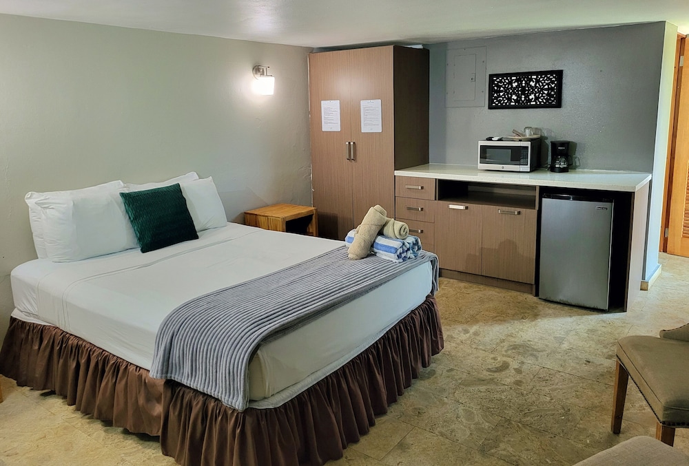 Economy Studio, 1 Queen Bed