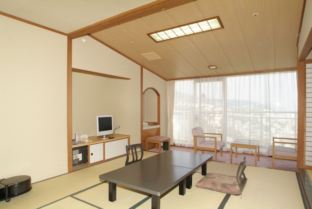 Deluxe Japanese-Style Room, Smoking photo 2