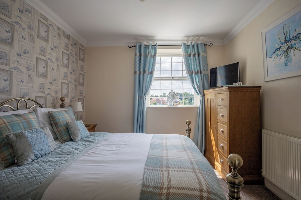 Evergreen - Deluxe Double Room