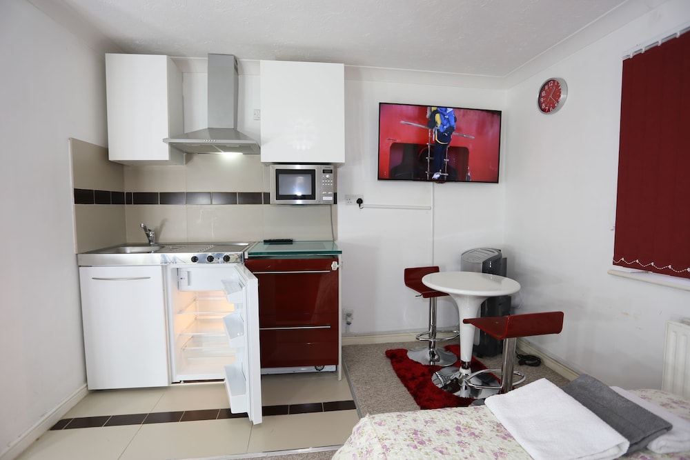 Studio, 1 Double Bed, Ground Floor photo 3