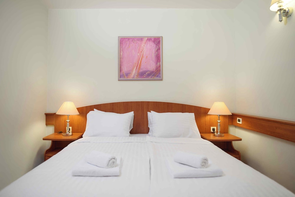 Suite with Sea View and Balcony - Photo 5