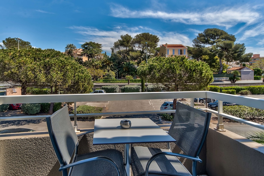 Standard Room, 2 Twin Beds, Non Smoking, Balcony - Photo 7