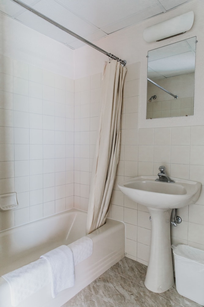 Basic Single Room, Kitchenette (Type E1, Building 1) photo 2