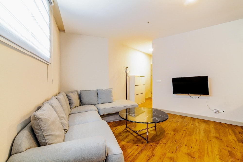 Apartment photo 2