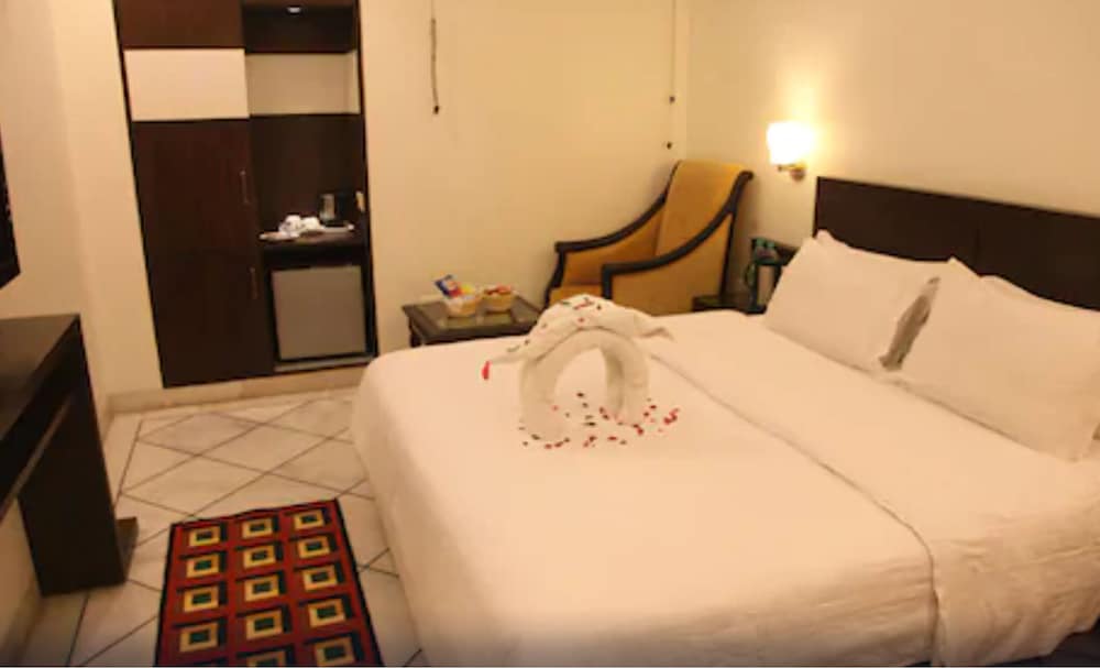 Executive Room, 1 King Bed - Photo 1