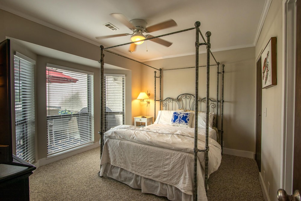House, Multiple Beds, Balcony, Garden View photo 2