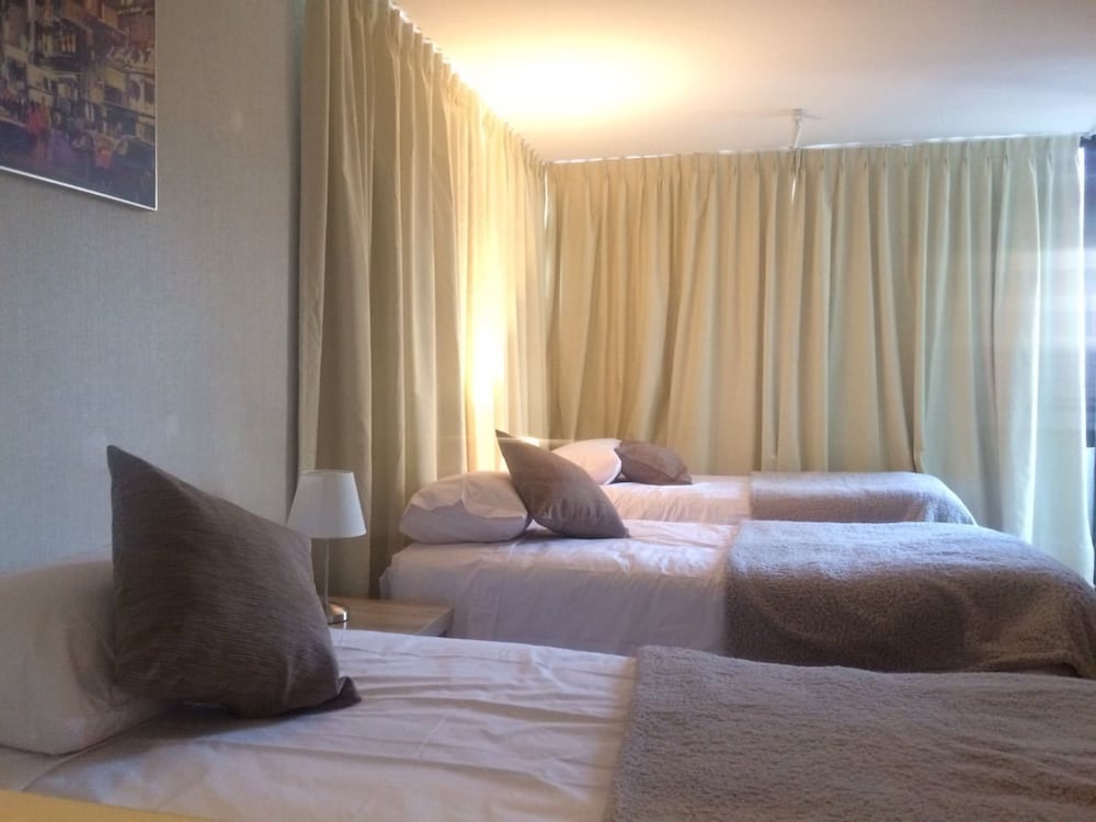 Family Apartment, 2 Bedrooms (712) photo 2