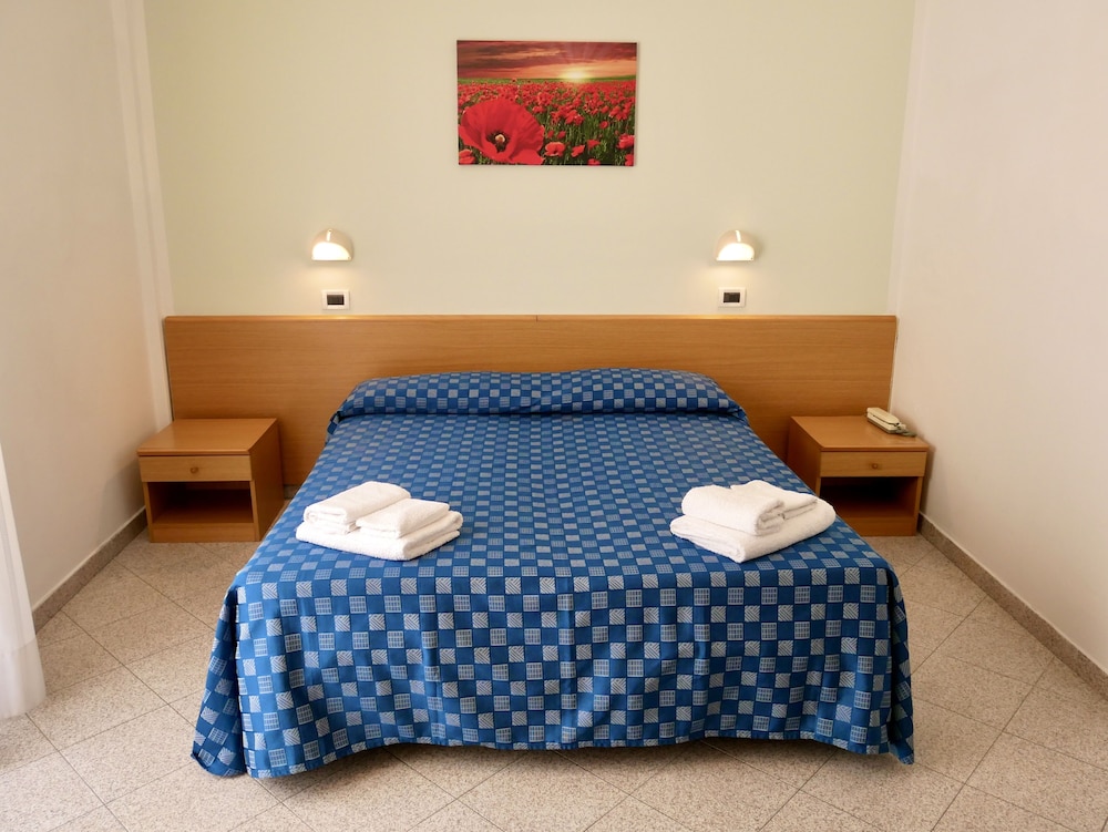 Triple Room, Multiple Beds photo 1