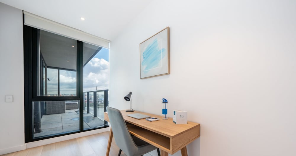 Two-Bedroom Two-Bathroom + Study Apartment with Harbour View - Photo 1