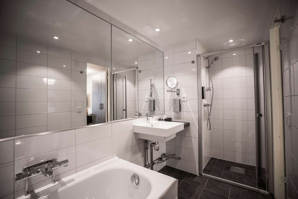 Superior Twin Room, Multiple Beds - Photo 7