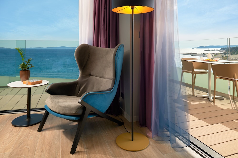 Premium Suite - Photo 3