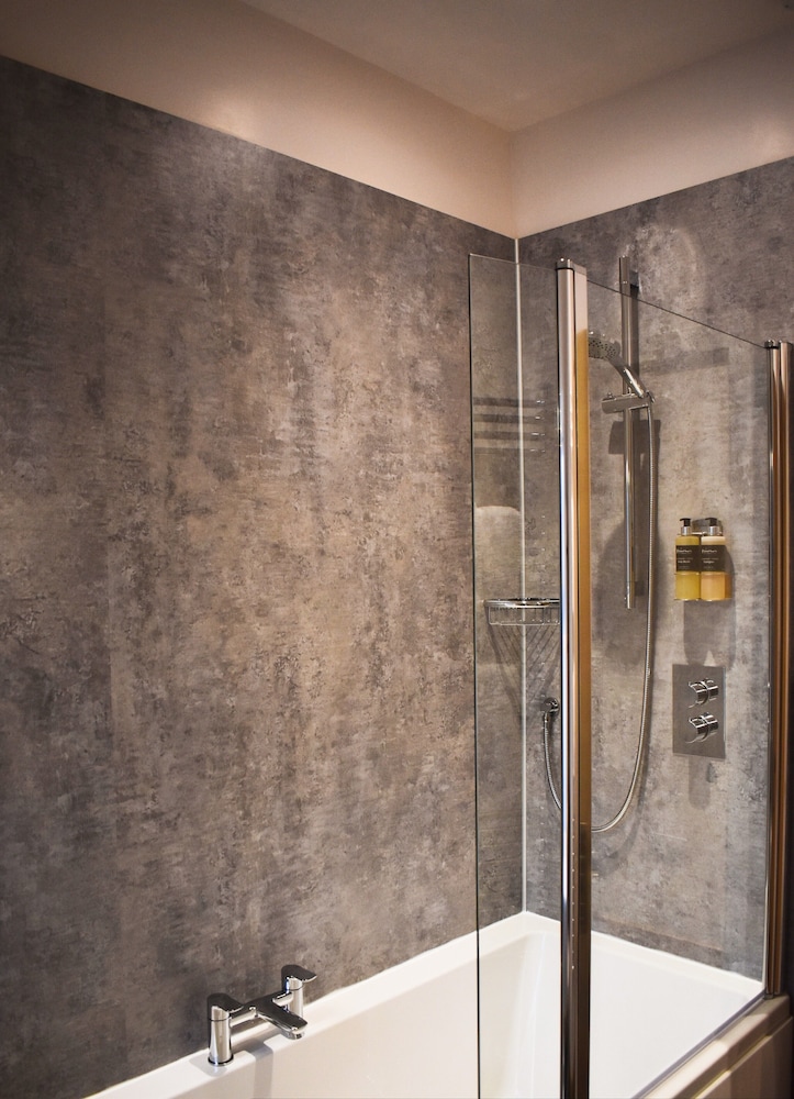 Twin Room, Private Bathroom (Sycamore) photo 3