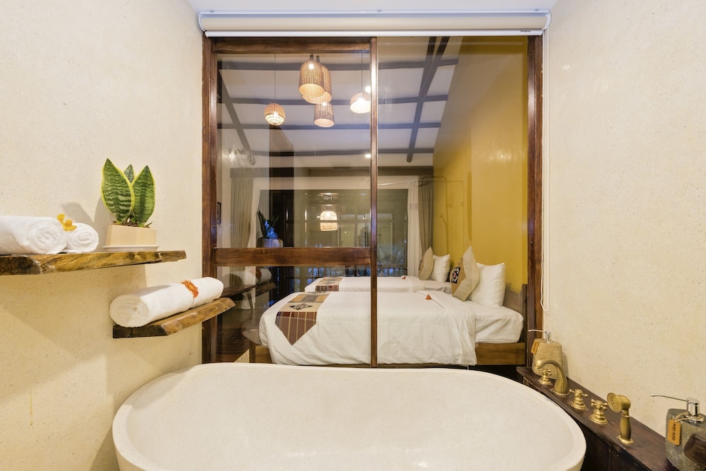 Deluxe Double or Twin Room, Lake View - Photo 3